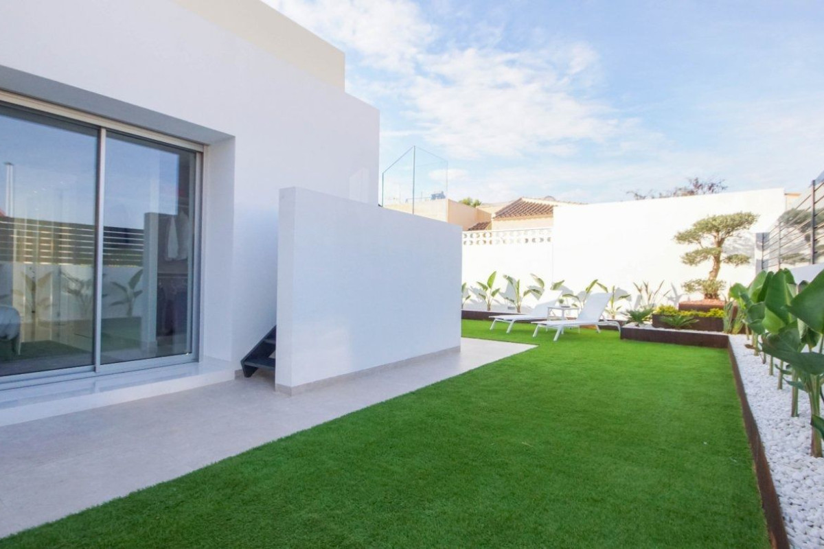 Obra nueva - Villa - Torrevieja - Torreta florida