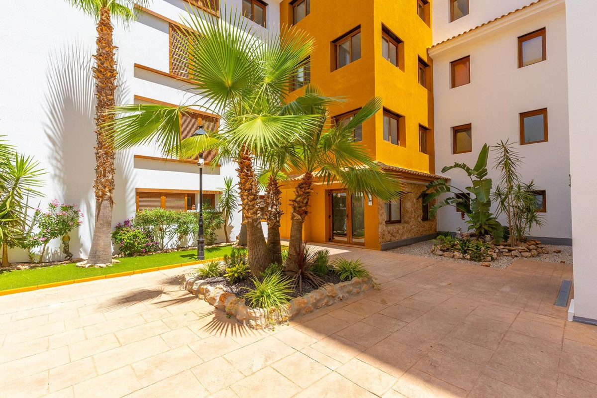 Resale - Apartment  - Torrevieja - Punta prima