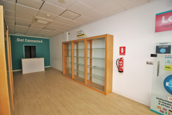 Revente - Commercial Unit - Villamartin