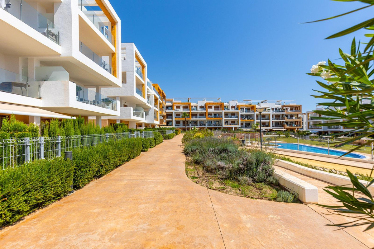 Resale - Apartment  - Orihuela Costa - Los Dolses