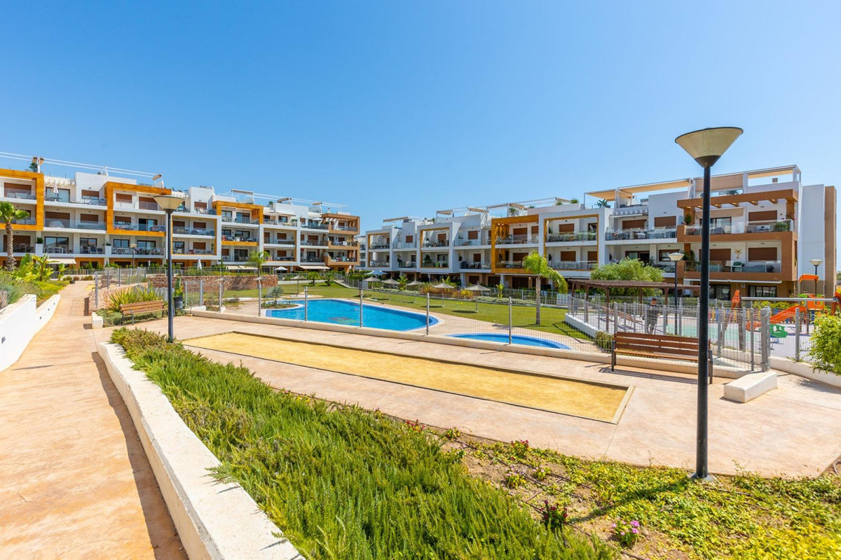 Resale - Apartment  - Orihuela Costa - Los Dolses