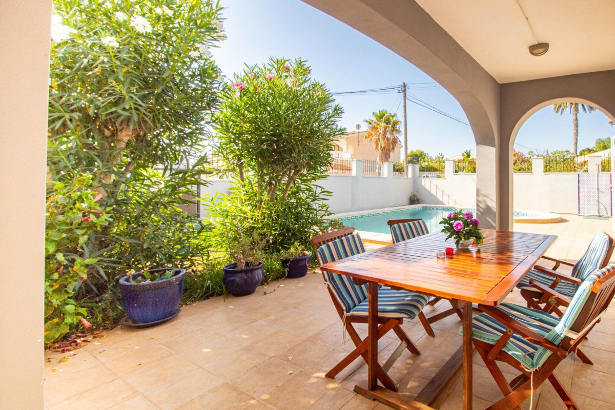 Reventa - Villa - Torrevieja - Los balcones