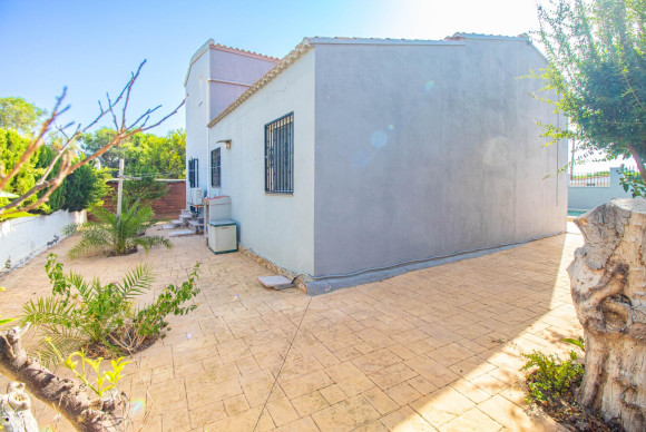 Reventa - Villa - Torrevieja - Los balcones