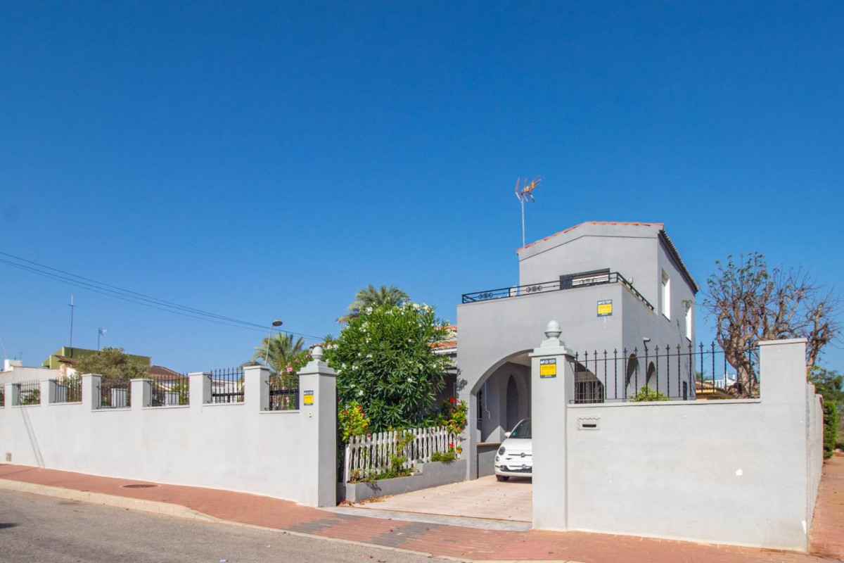 Revente - Villa - Torrevieja - Los balcones