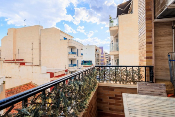 Resale - Apartment  - Torrevieja - Torrevieja Centro