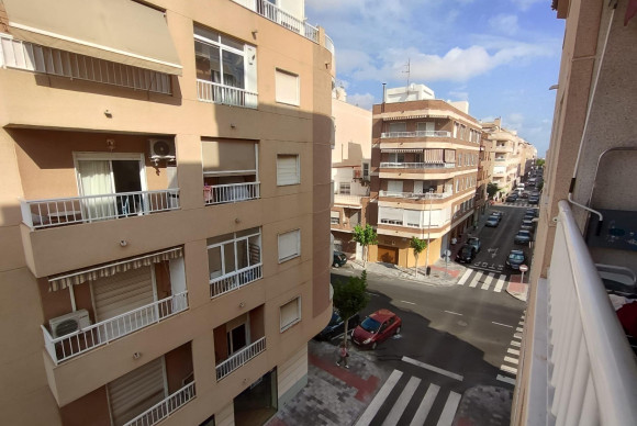 Resale - Apartment  - Torrevieja - Centro