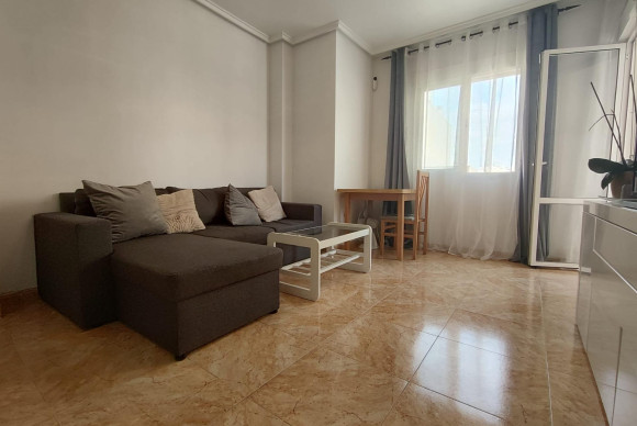 Resale - Apartment  - Torrevieja - Centro