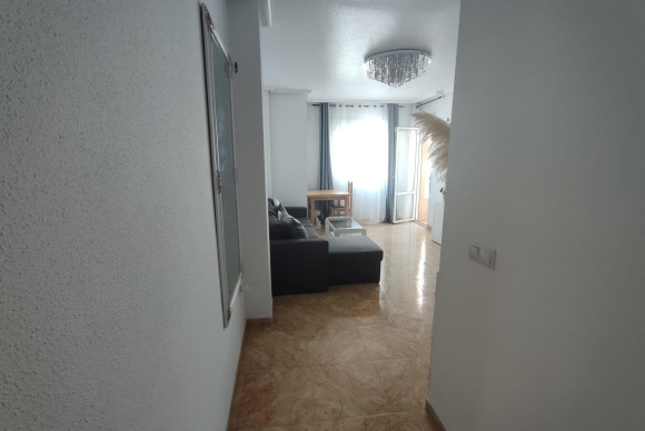 Resale - Apartment  - Torrevieja - Centro