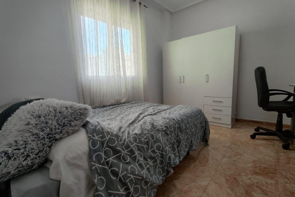 Resale - Apartment  - Torrevieja - Centro