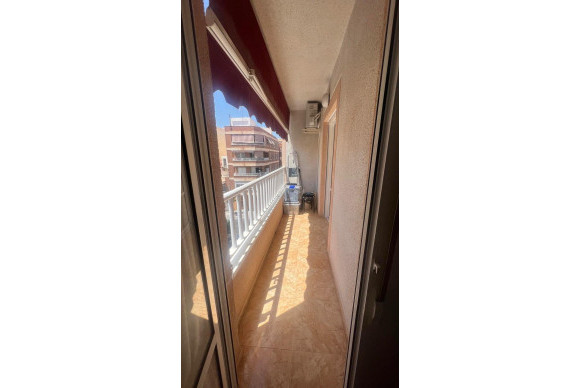 Resale - Apartment  - Torrevieja - Centro