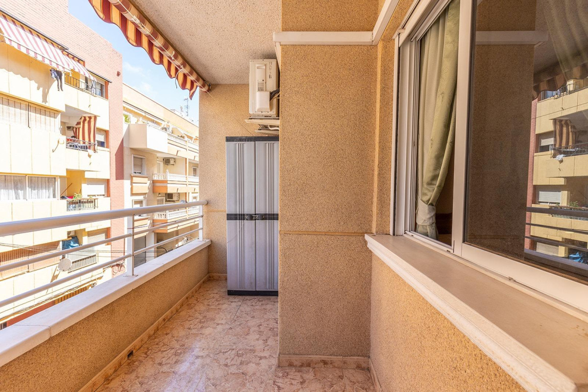 Resale - Apartment  - Torrevieja - Estacion de autobuses