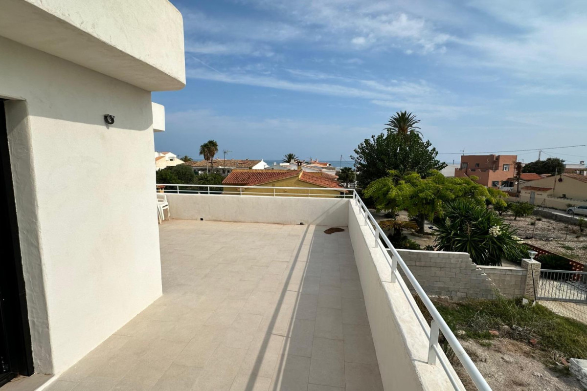 Resale - Villa - Denia - Les deveses