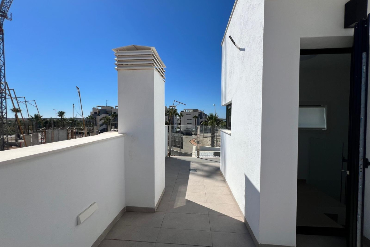 Resale - Villa - Guardamar del Segura - Guardamar - El Raso