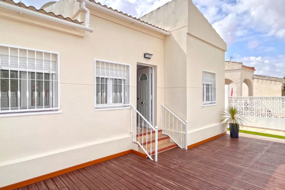 Herverkoop - Vrijstaande Villa - Torrevieja - San Luis