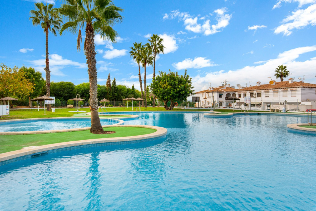 Reventa - Adosado - Torrevieja - Lago jardin