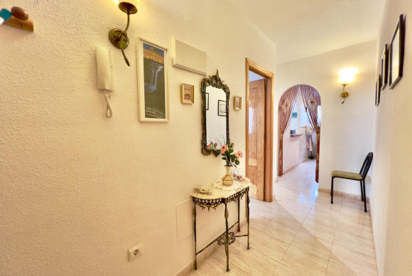 Resale - Apartment  - Torrevieja - Playa del cura