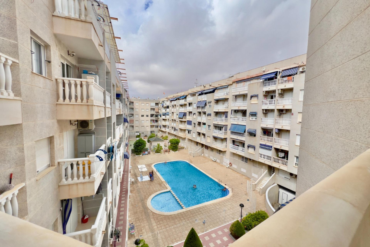 Resale - Apartment  - Torrevieja - Playa del cura