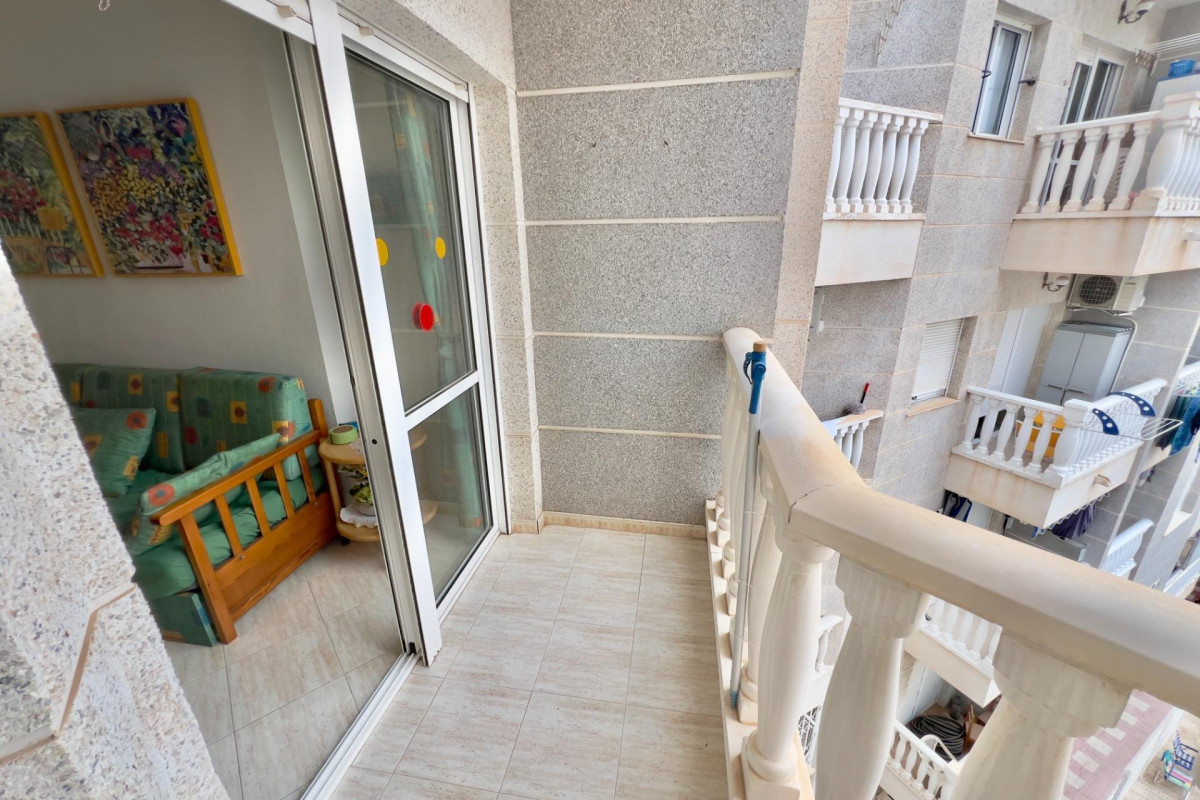 Resale - Apartment  - Torrevieja - Playa del cura