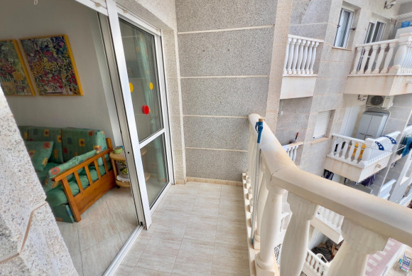 Resale - Apartment  - Torrevieja - Playa del cura