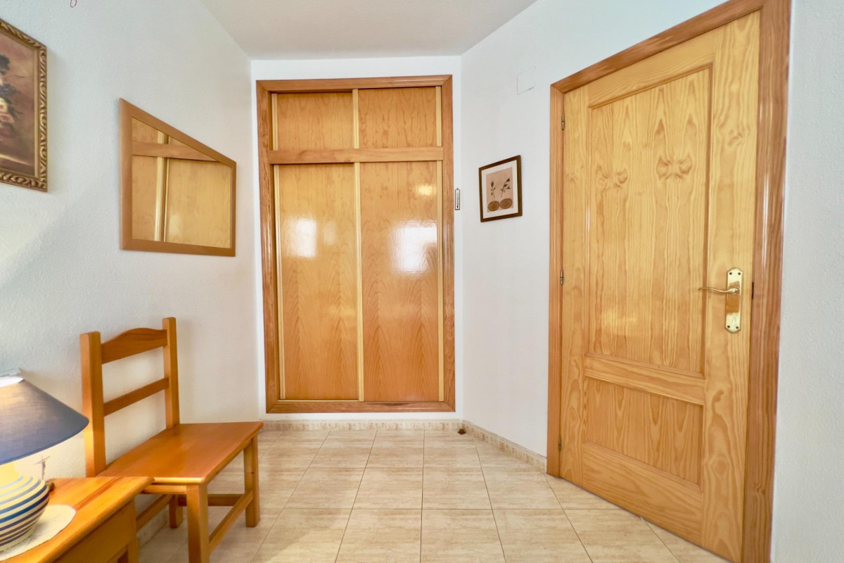 Resale - Apartment  - Torrevieja - Playa del cura