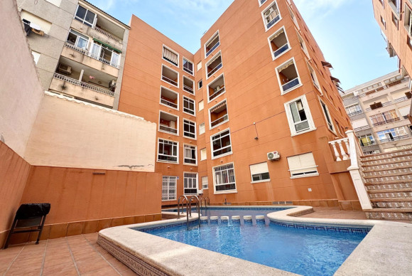 Resale - Apartment  - Torrevieja - Playa del cura