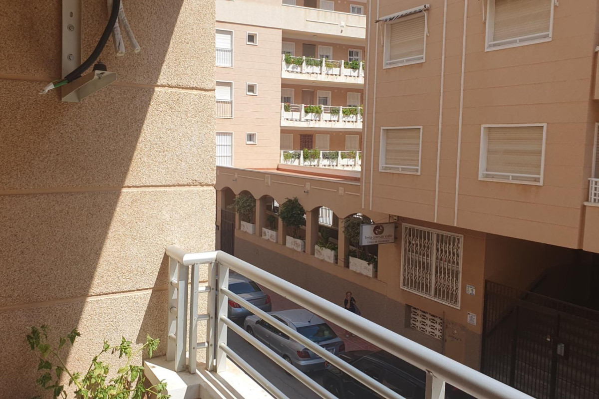 Resale - Apartment  - Guardamar del Segura - Los secanos