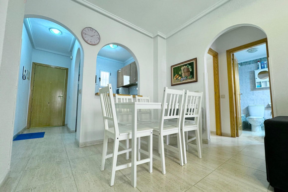 Resale - Apartment  - Torrevieja - Playa del cura