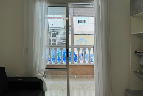 Resale - Apartment  - Torrevieja - Playa del cura