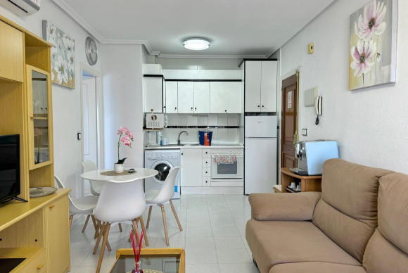 Resale - Apartment  - Torrevieja - Playa del cura