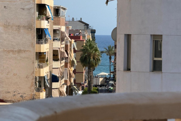 Resale - Apartment  - Torrevieja - Playa del cura