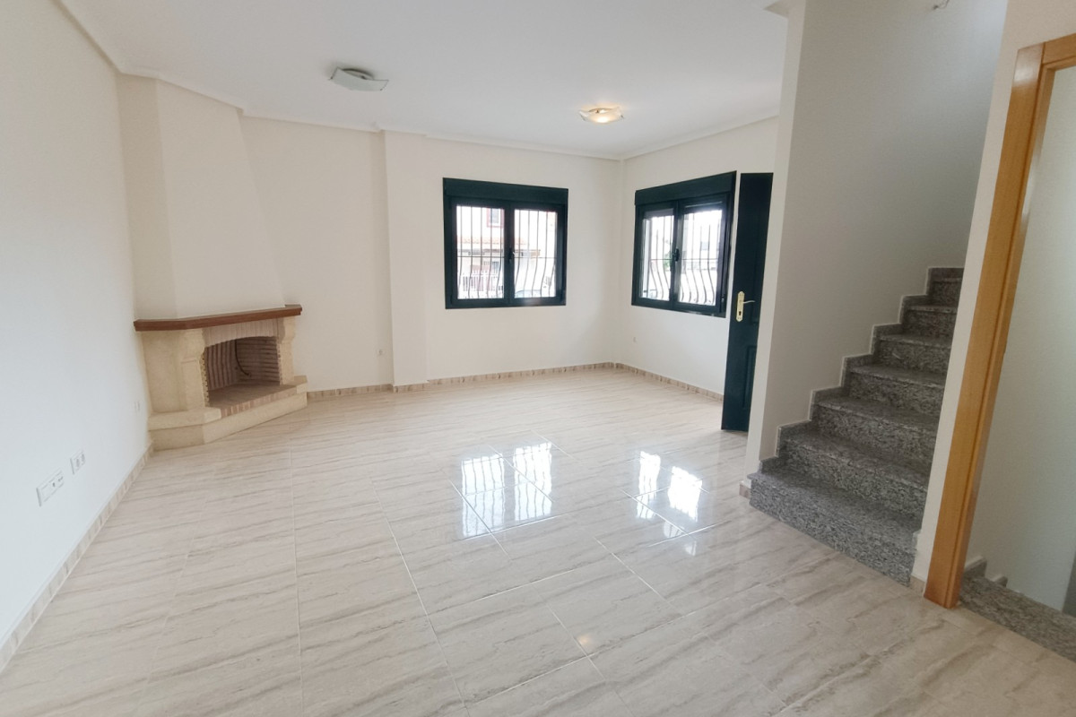 Resale - Semi Detached Villa - Ciudad Quesada - Lo Marabu