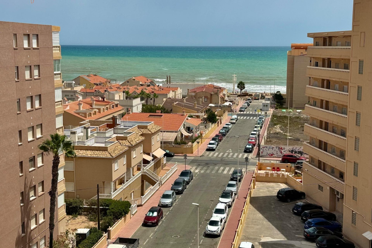 Resale - Apartment  - Torrevieja - La Mata