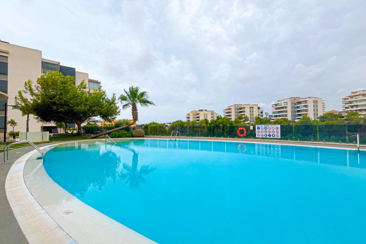 Resale - Apartment  - Orihuela Costa - Los Dolses