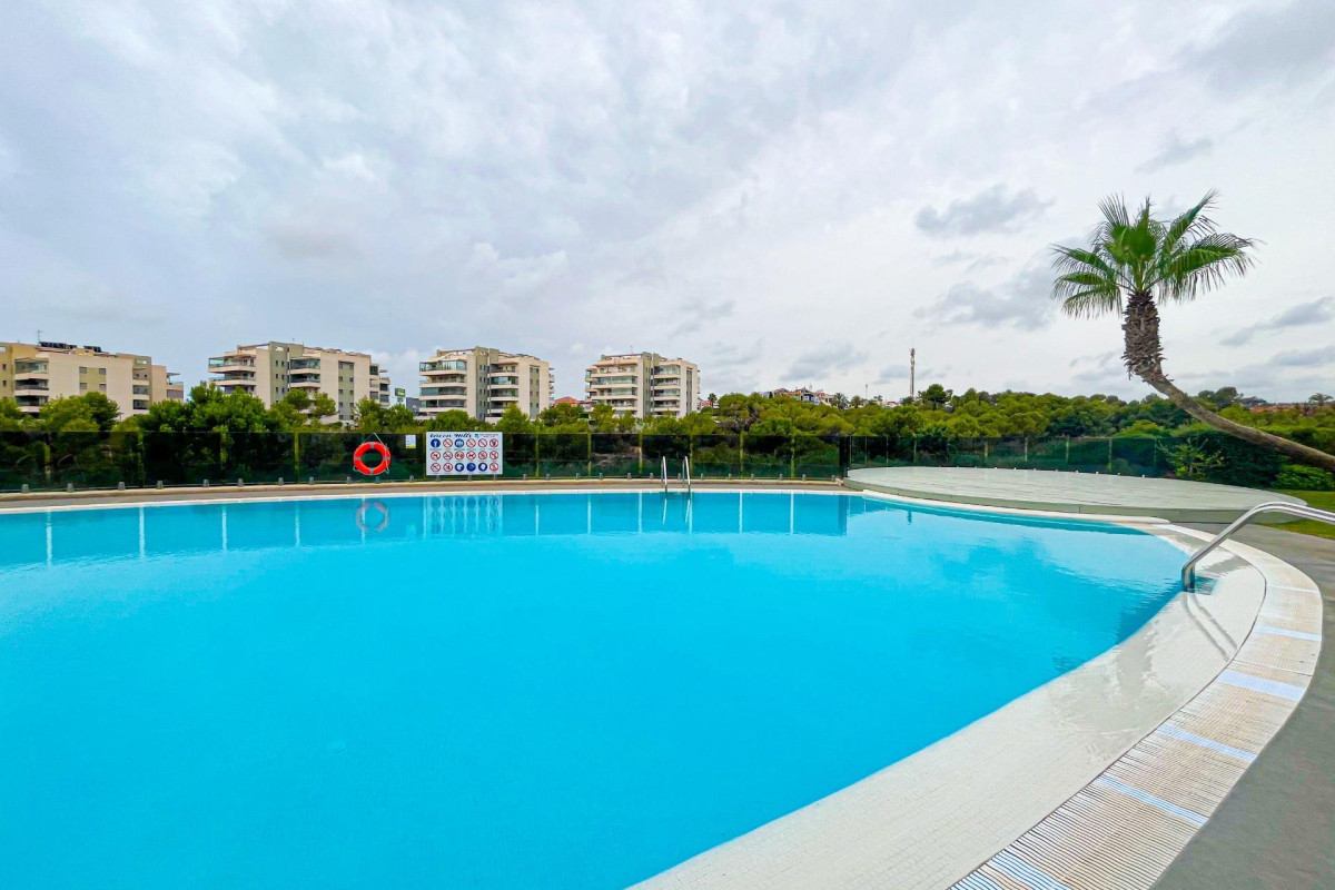 Resale - Apartment  - Orihuela Costa - Los Dolses