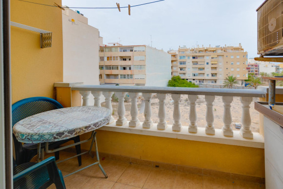 Resale - Apartment  - Torrevieja - Playa de Los Locos-Curva del Palangre