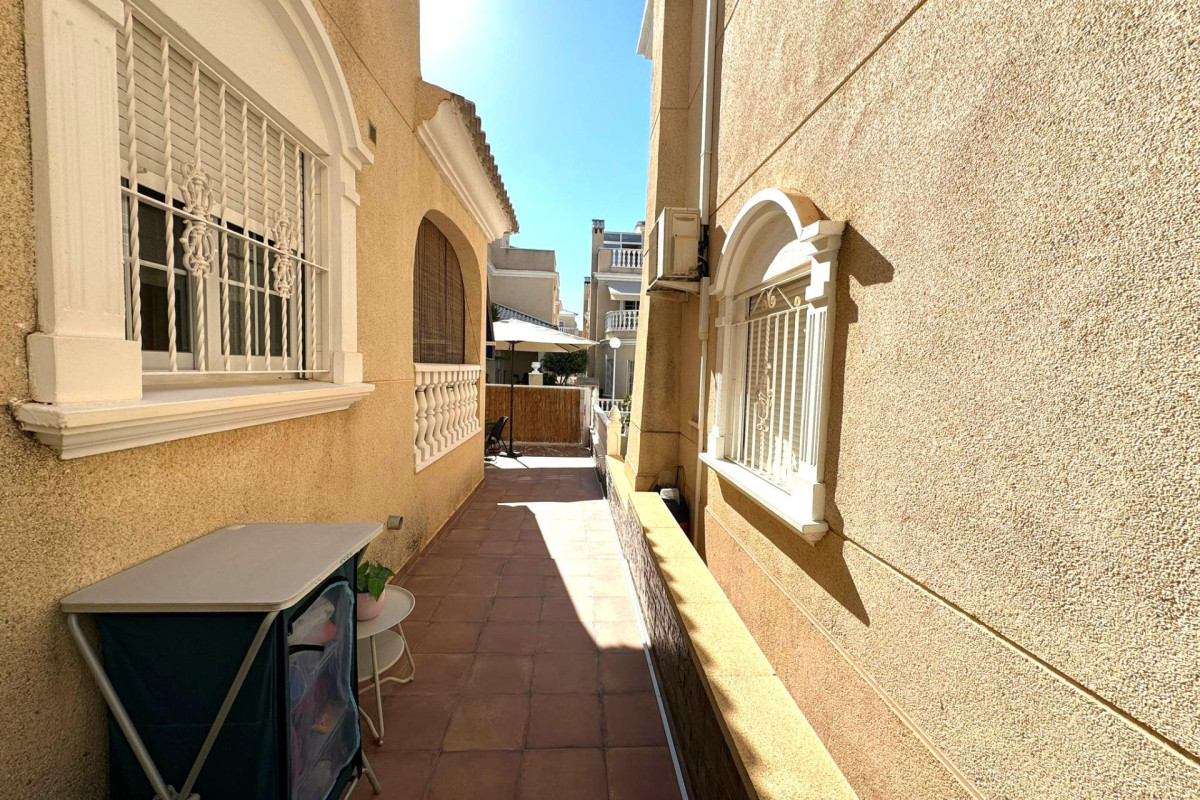 Resale - House - Orihuela Costa - La Florida