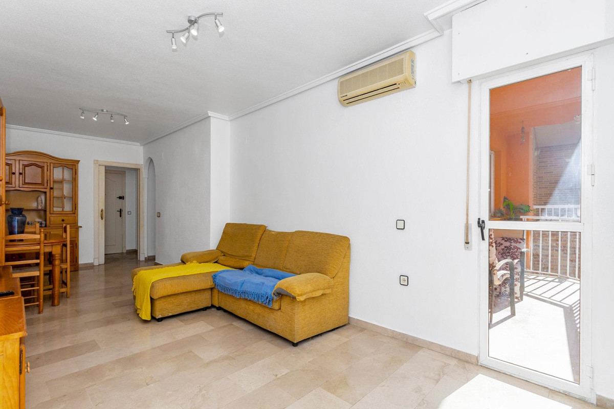 Resale - Apartment  - Torrevieja - La Mata pueblo