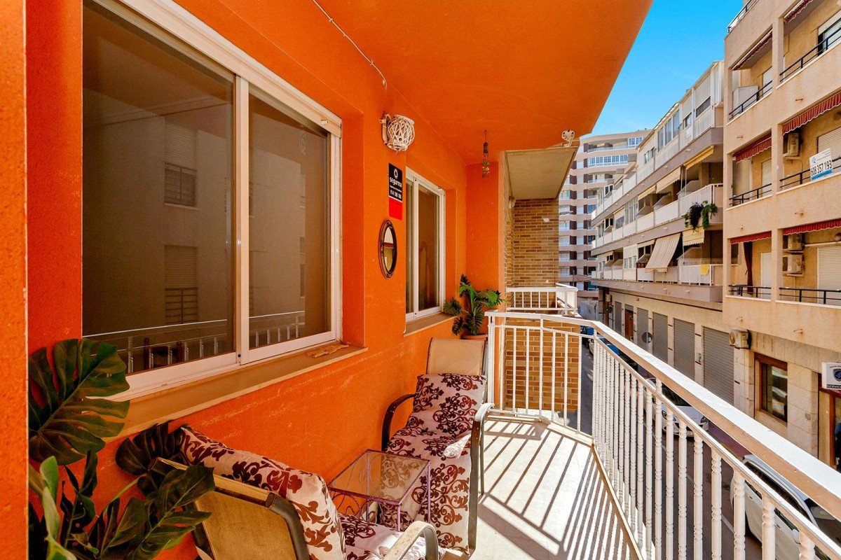 Resale - Apartment  - Torrevieja - La Mata pueblo