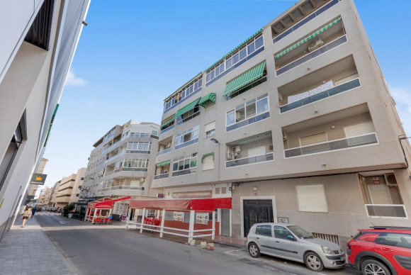 Resale - Apartment  - Torrevieja - Estacion de autobuses