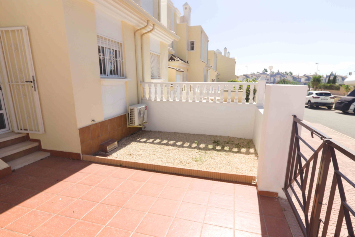 Resale - Townhouse - Ciudad Quesada