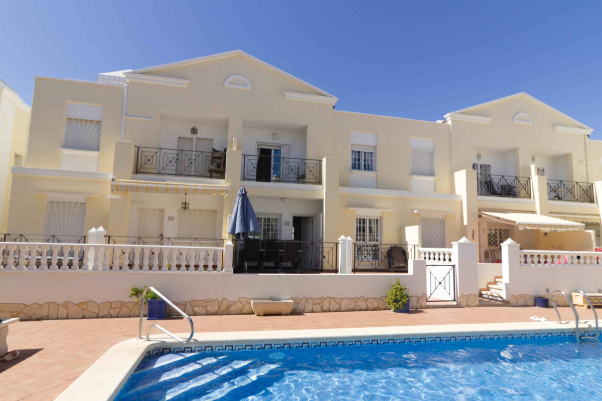 Resale - Townhouse - Ciudad Quesada