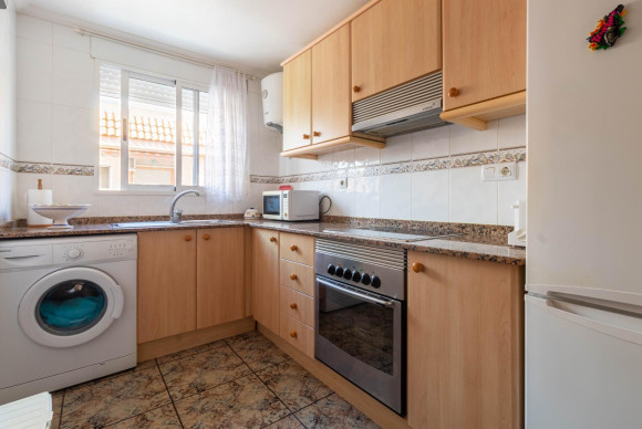 Resale - Apartment  - Torrevieja - Playa de los Naufragos