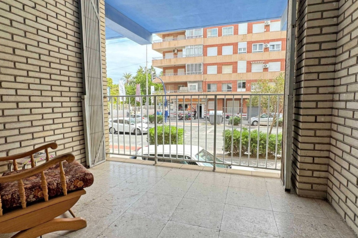 Resale - Apartment  - Torrevieja - El Acequión - Los Náufragos