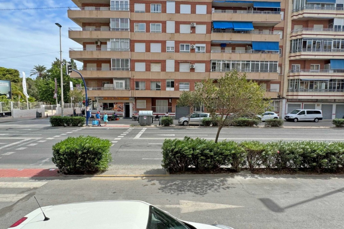 Resale - Apartment  - Torrevieja - El Acequión - Los Náufragos