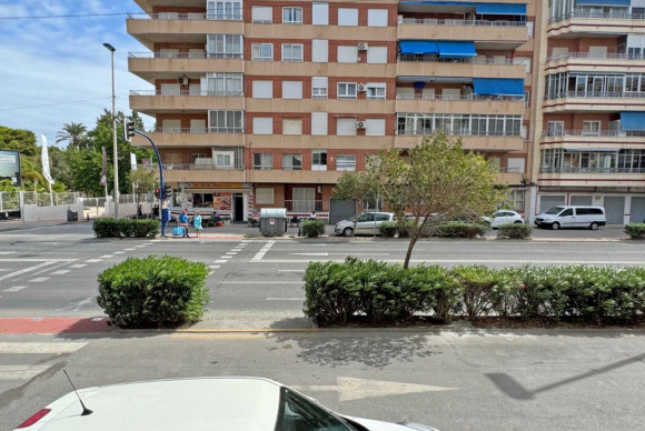 Reventa - Apartamento / piso - Torrevieja - El Acequión - Los Náufragos