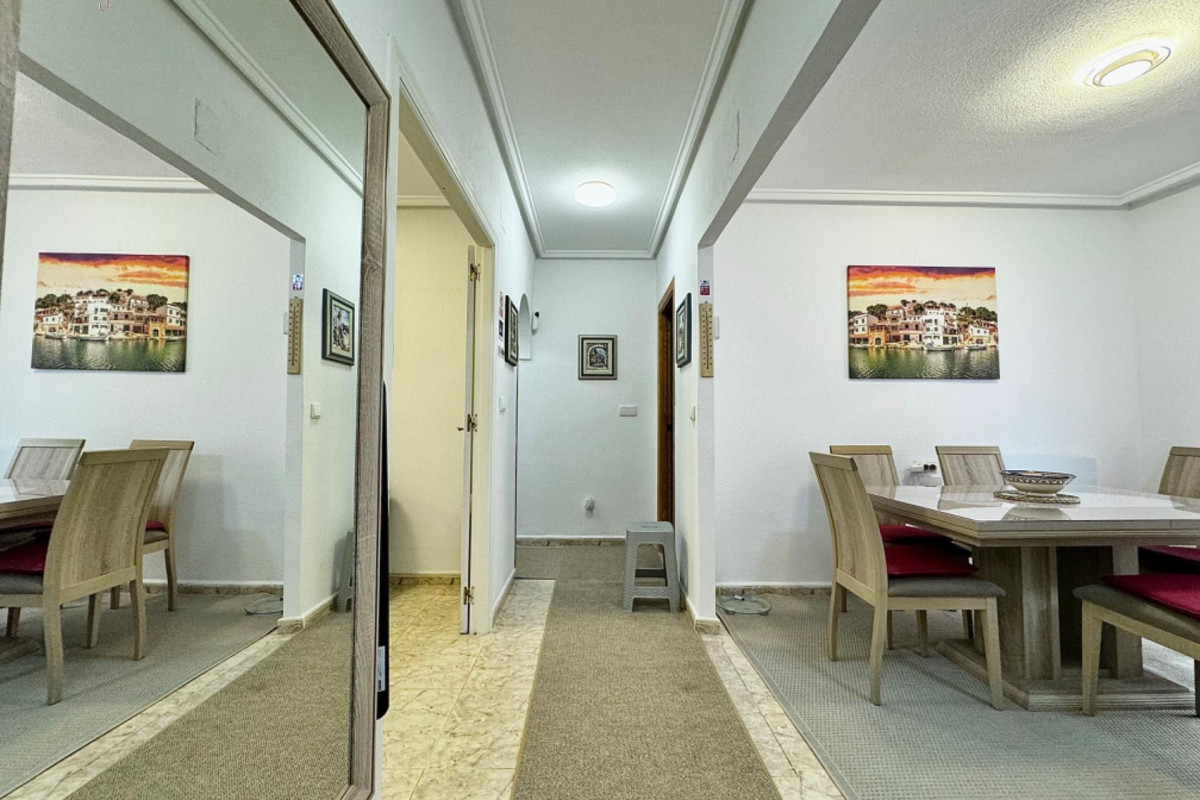 Resale - Apartment  - Torrevieja - Playa del cura