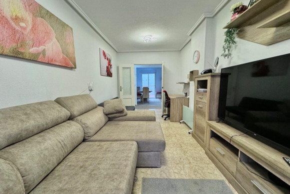 Resale - Apartment  - Torrevieja - Playa del cura