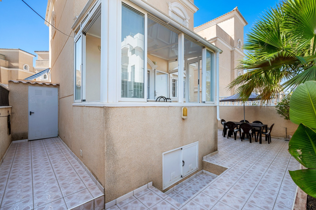 Resale - Villa - Orihuela Costa - Los Altos