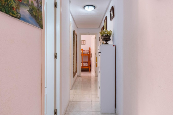 Resale - Apartment  - Torrevieja - Playa del cura