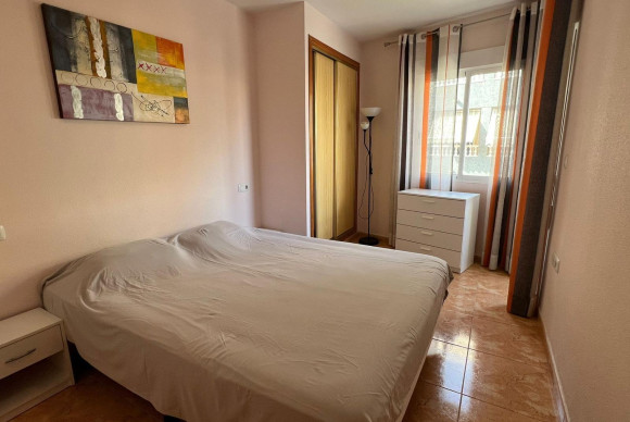 Resale - Apartment  - Torrevieja - Estacion de autobuses